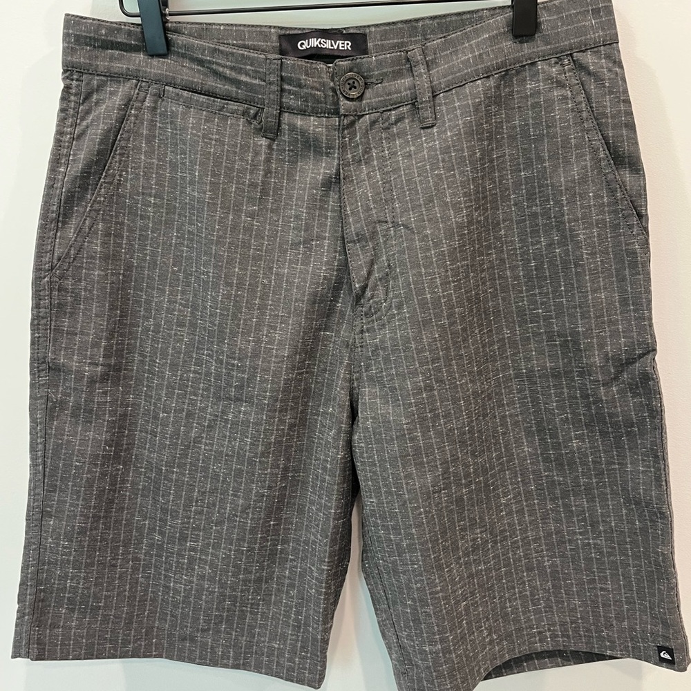 NEW Mens Quicksilver Gray Stripe Chino Shorts - 31